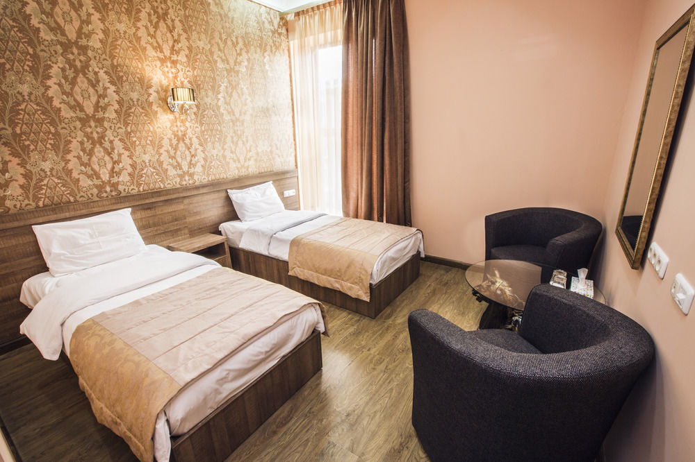 Deluxe Hotel 3*