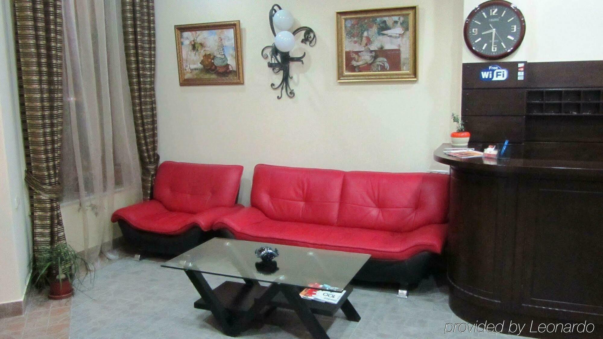 Hotel Deluxe